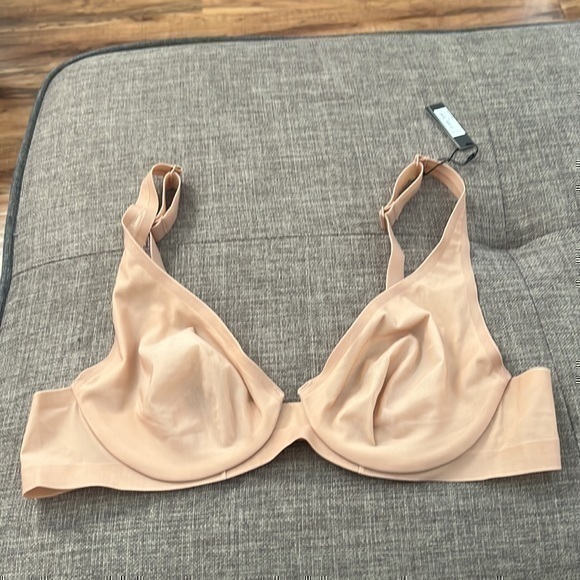 SKIMS Other - Skims Naked Plunge Underwire Bra